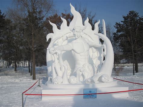 雪雕龙图片大全