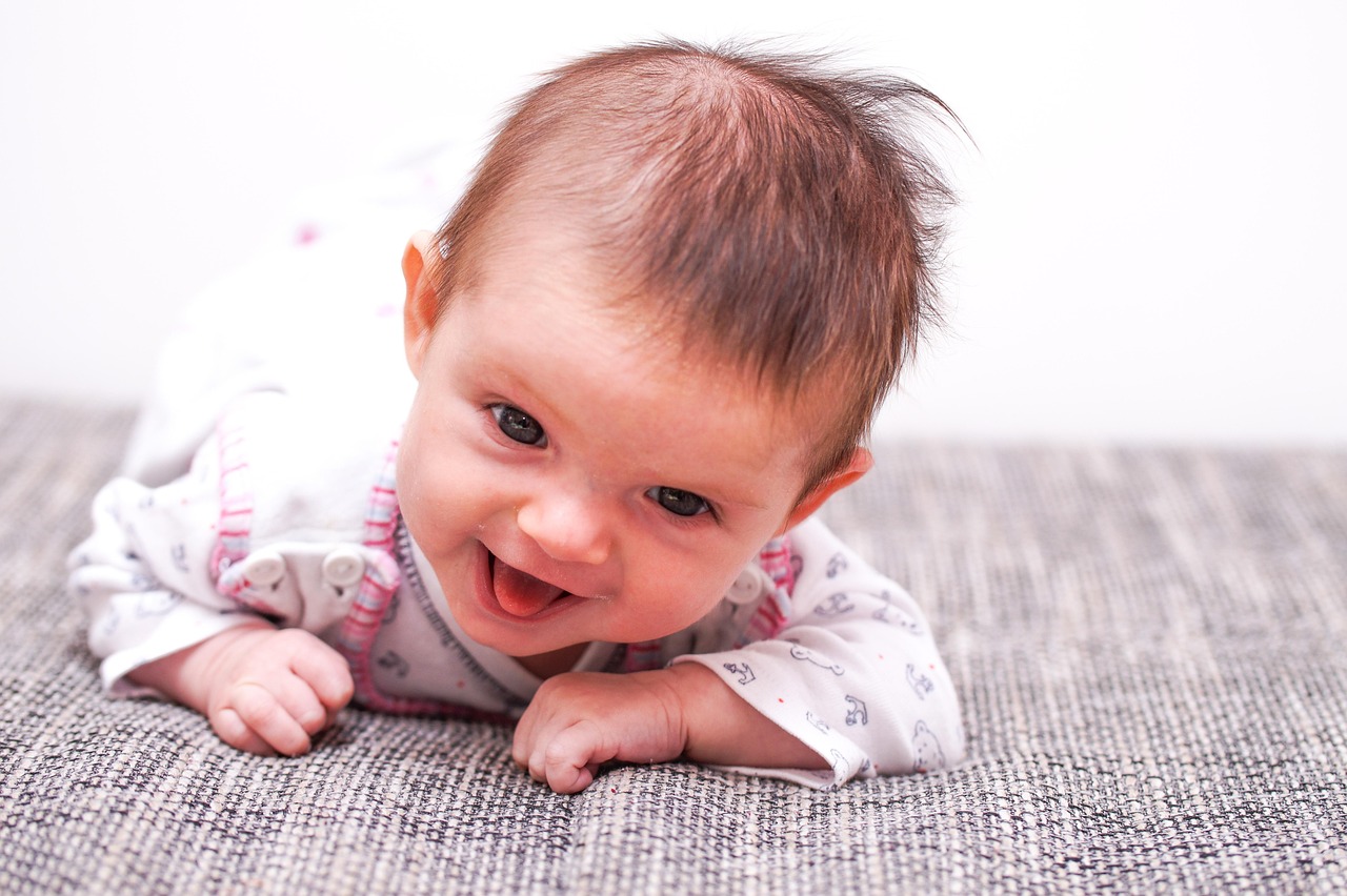 2022年新生儿取名指南，创意与文化融合的免费取名大全